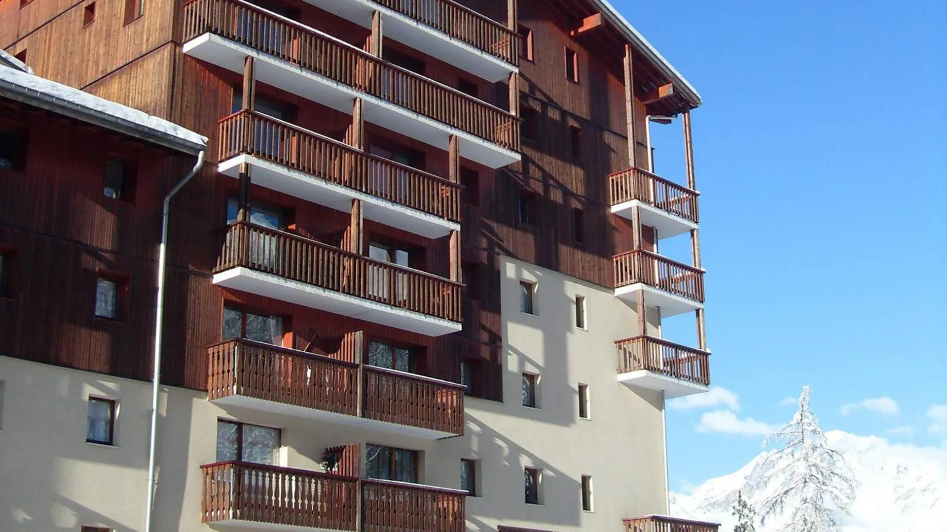 Valfrejus: 2 Pieces + Cabine, Centre Station, 4/6 Pers - Fr-1-265-199 Apartment
