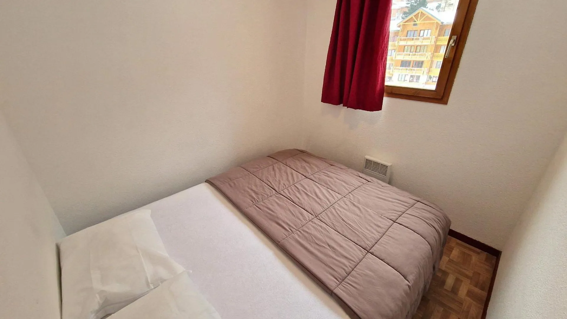 Apartment Valfrejus: 2 Pieces + Cabine, Centre Station, 4/6 Pers - Fr-1-265-199 France