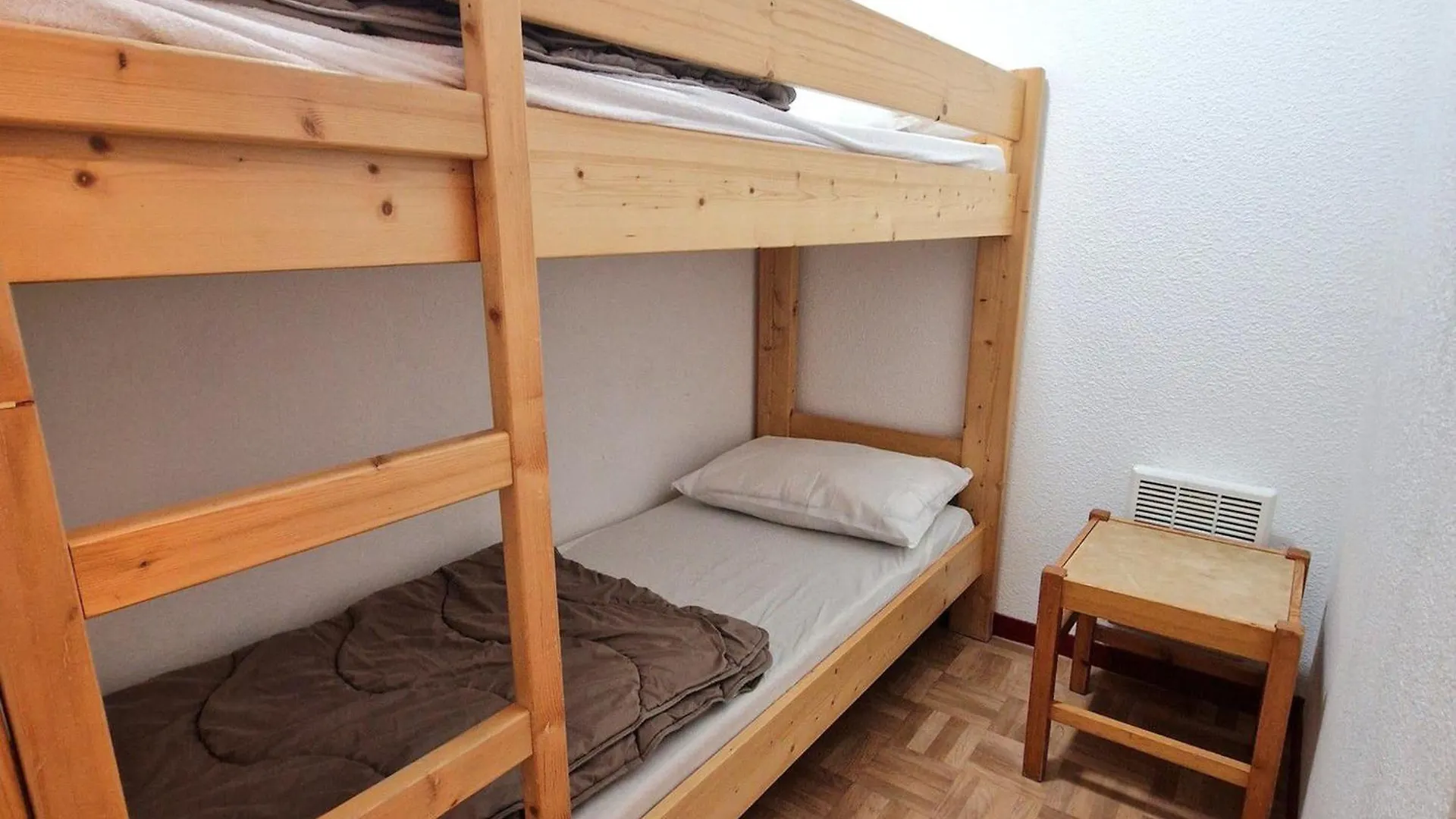Apartment Valfrejus: 2 Pieces + Cabine, Centre Station, 4/6 Pers - Fr-1-265-199 France
