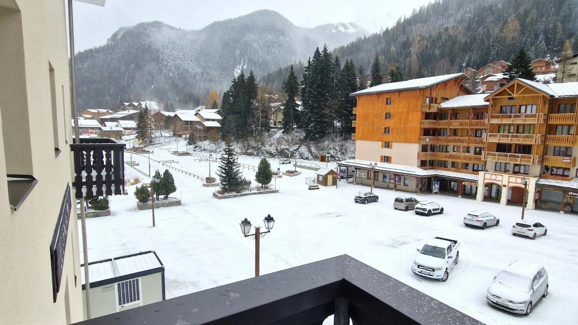 Apartment Valfrejus: 2 Pieces + Cabine, Centre Station, 4/6 Pers - Fr-1-265-199
